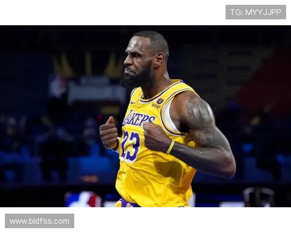 WWE精彩对决詹姆斯与杜兰的巅峰对抗赛引发热烈讨论